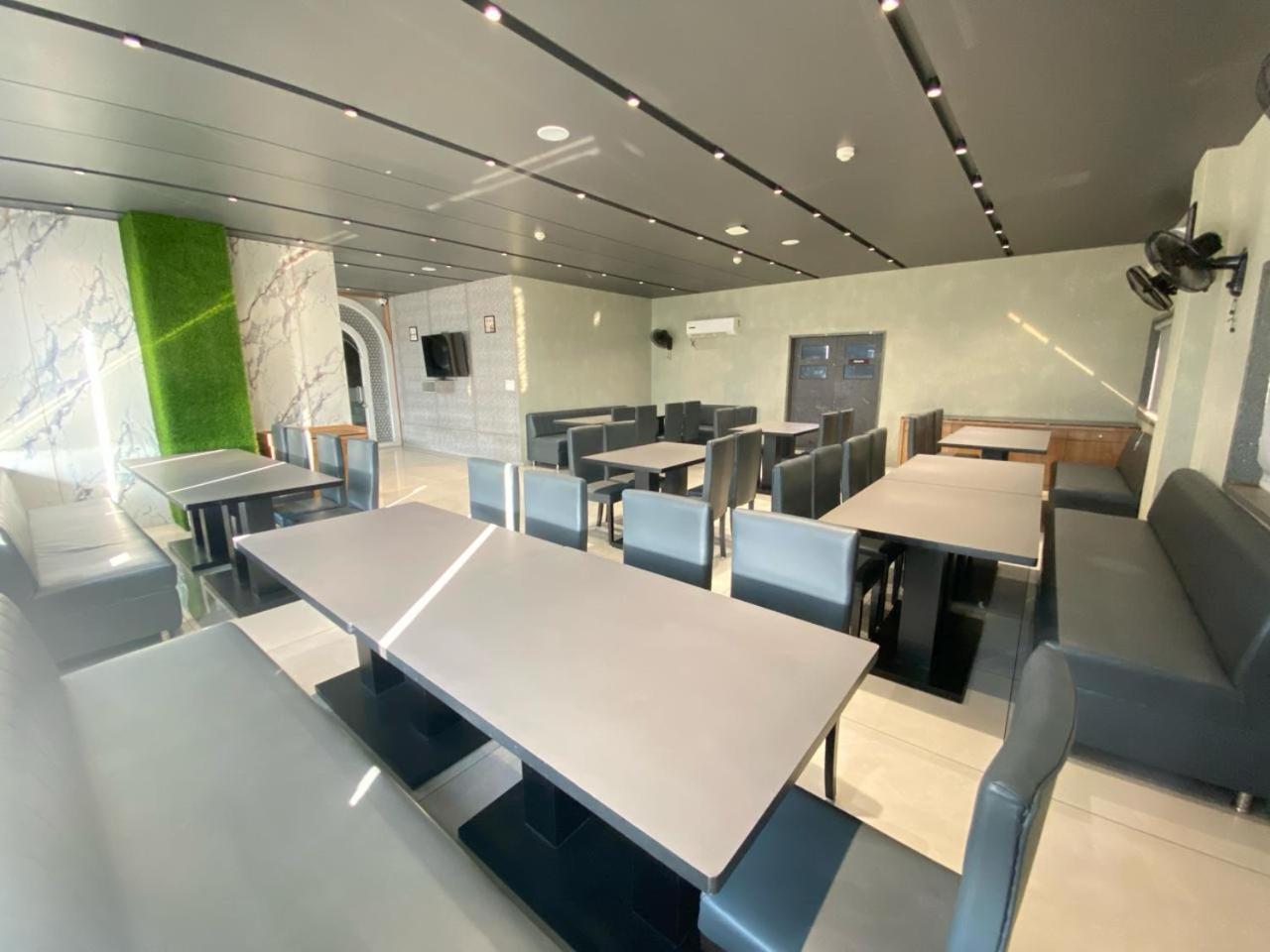 Lords Eco Inn Navsari المظهر الخارجي الصورة