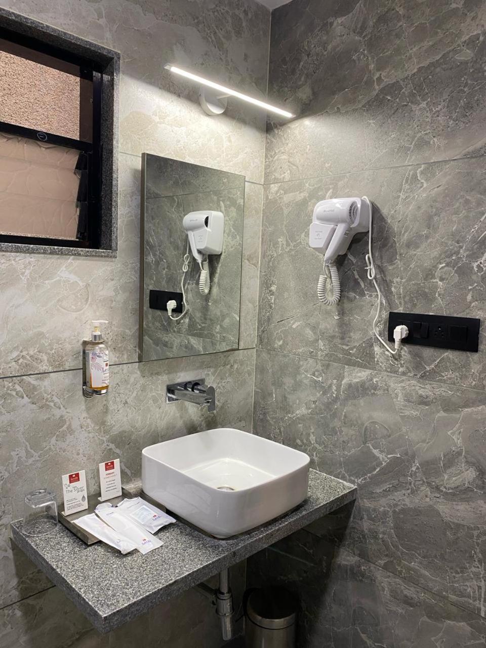 Lords Eco Inn Navsari المظهر الخارجي الصورة